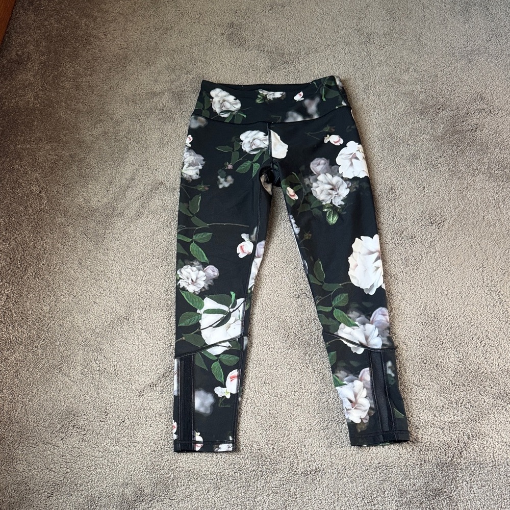 Victoria’s Secret Sport Floral Mesh Panel High Rise Leggings SIZE S